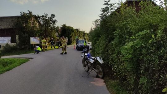 16-latek na motocyklu zderzył się z samochodem osobowym