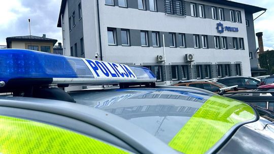 67-latek porażony prądem podczas zdejmowania dekoracji