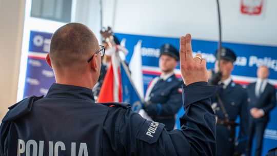 8 nowych policjantów z Podkarpacia złożyło ślubowanie w Rzeszowie
