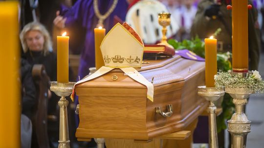 Abp Józef Michalik spoczął w podziemiach Bazyliki Archikatedralnej