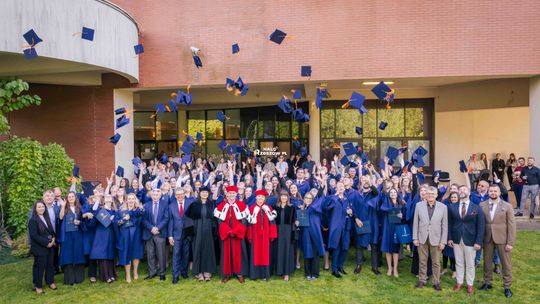 Absolwenci WSPiA odebrali dyplomy. Wyjątkowa Graduacja Rocznika 2026
