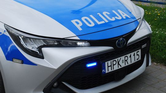 Agresywny kierowca volkswagena zaatakował kobietę na drodze
