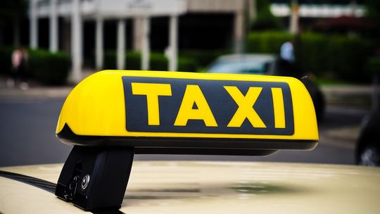Agresywny klient taksówki groził śmiercią kierowcy