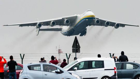 Antonow AN-225 "Mrija" odleciał z lotniska Rzeszów-Jasionka