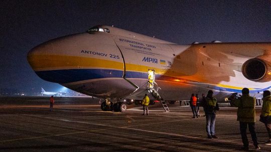 Antonow An-225 Mrija wylądował w Jasionce. [FOTO i WIDEO]