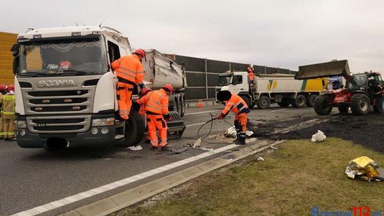 Autostrada A4. Zderzenie trzech ciężarówek. Utrudnienia