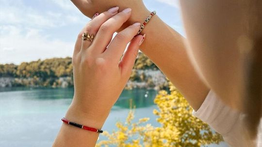 Biżuteria, która odmładza – te bransoletki robią efekt WOW