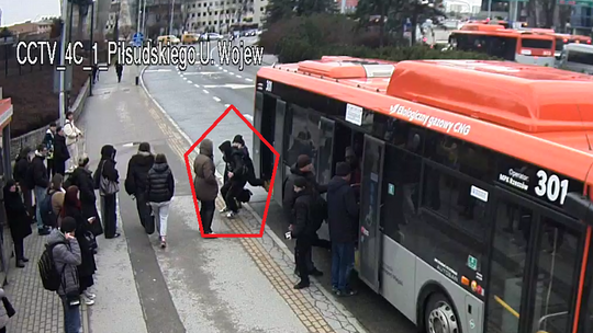 Brutalny atak na kontrolerkę biletów w autobusie linii 47 w Rzeszowie! [WIDEO]