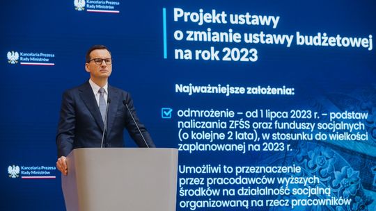 Budżetówka dostanie dodatkową kasę przed wyborami. Na 800+ takiej szansy nie było