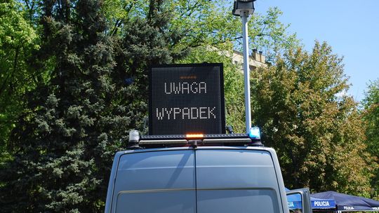 Bus uderzył w bariery na A4. Utrudnienia w kierunku Rzeszowa