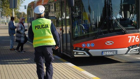 Covid-19: policyjne kontrole przestrzegania obostrzeń trwają