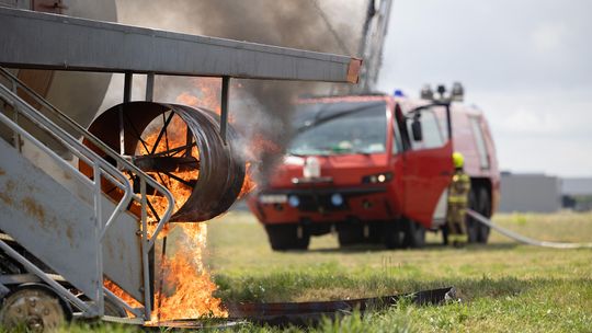 Ćwiczenia służb ratowniczych na lotnisku Rzeszów-Jasionka [FOTO]