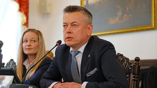 Czy w Rzeszowie zagłosują nad odwołaniem prezydenta Fijołka? Strojny pyta o opinię internautów