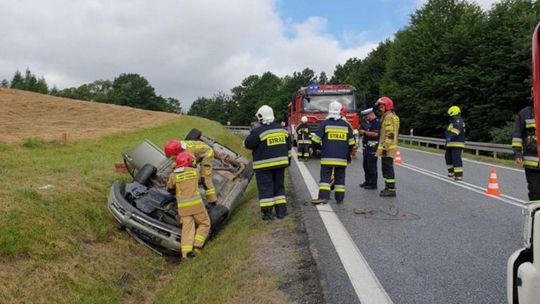 Dachowanie osobowej toyoty w Jasienicy Rosielnej!