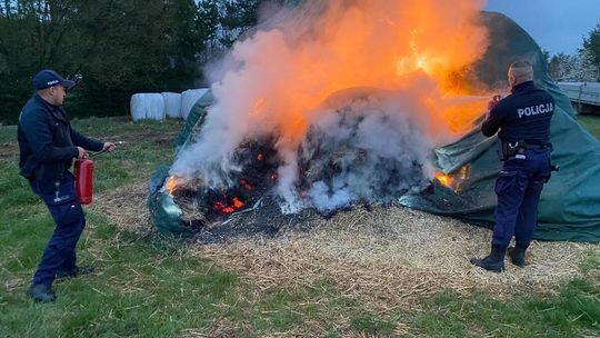 Ognisty foch. Nie wpuścili go do domu, więc podpalił rodzicom siano