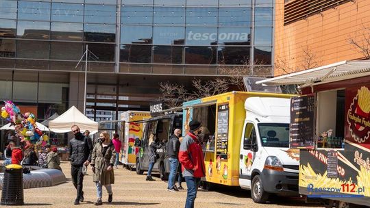 Food trucki przyjechały do Rzeszowa. Czeka nas uczta smaków [FOTO]