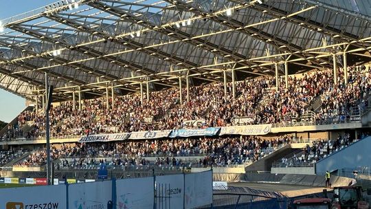 Gorąco na sesji Rady Miasta. Poszło o pieniądze na Stadion Miejski "STAL"