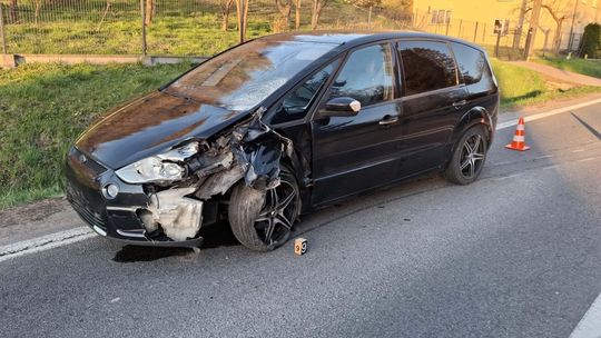 Groźny wypadek w Krasiczyn. Motocyklista ciężko ranny po zderzeniu z autem Groźny wypadek w Krasiczyn. Motocyklista ciężko ranny po zderzeniu z autem