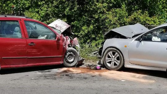 Groźny wypadek w Twierdzy na Podkarpaciu. Auto stanęło w ogniu