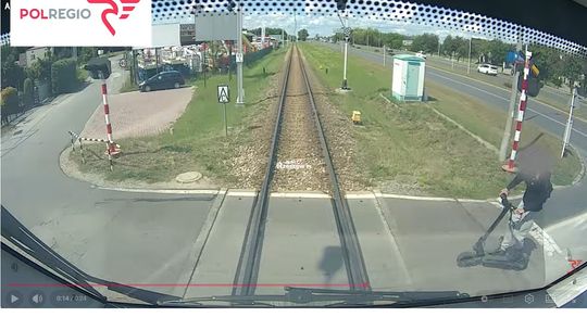 Hulajnogą elektryczną wjechał w pociąg POLREGIO!