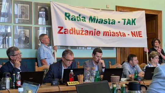 „Jak taka społeczność dała się na to kupić?” Mieszkańcy zabrali głos na sesji Rady Miasta Sanoka