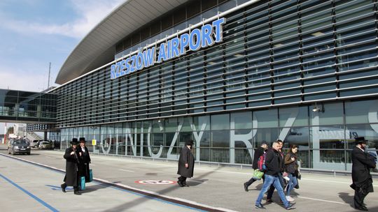 Jasionka rozbudowuje infrastrukturę. Ruszyły strategiczne inwestycje na lotnisku