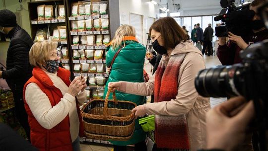 Kampania w Rzeszowie. Ewa Leniart promuje zdrową żywność