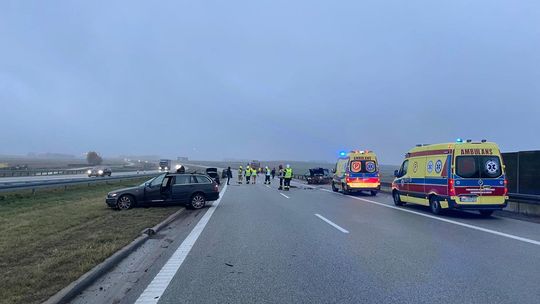 Karambol na podkarpackim odcinku A4. Zderzyło się osiem pojazdów, w tym autobus! [AKTUALIZACJA]