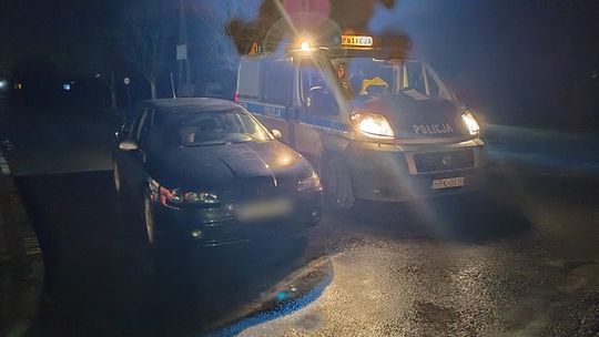 Kierowca z sądowym zakazem i narkotykami zatrzymany do kontroli