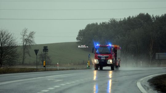 Kłęby dymu nad Wilkowyją. Groźny pożar pustostanu przy ulicy Bałtyckiej!