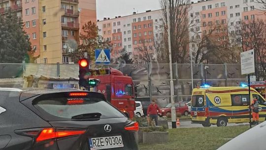 Kolizja na al. Powst. Warszawy. Potrącenie pieszego