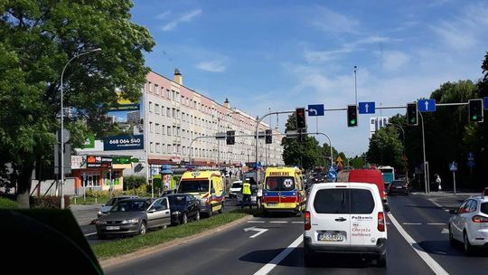 Kolizja na ulicy Marszałkowskiej w Rzeszowie. Zderzenie czterech samochodów