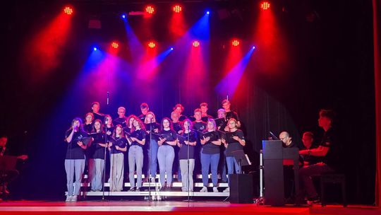 Koncert chórów GCKSiR w Trzcianie. Muzyczna podróż ku pamięci Anny Jantar