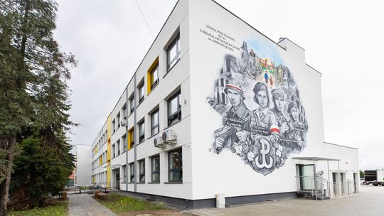 Koniec z tłokiem na Miodowej. Szkoła Podstawowa nr 21 gotowa na przyjęcie uczniów! [ZDJĘCIA]