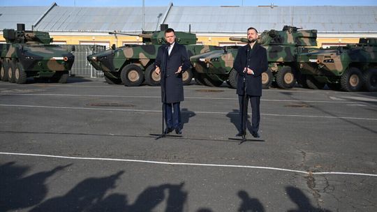 Marszałek Hołownia i szef MON Kosiniak-Kamysz w Rzeszowie. "Potrzebujemy w Polsce wielu fabryk amunicji"