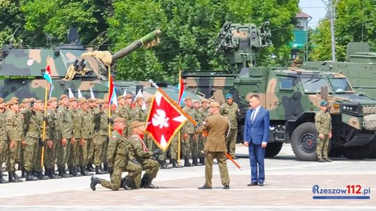 Minister Błaszczak na święcie 3.PBOT w Boguchwale