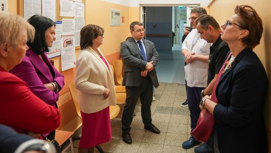 Minister Leszczyna w Rzeszowie: Miliony dla podkarpackich szpitali. Poseł Gawlik: Kłamstwa PiS zostały obalone