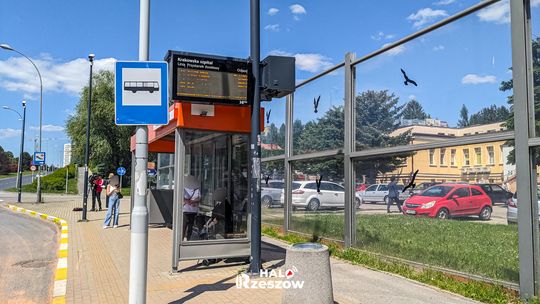 Mycie przystanków autobusowych w Rzeszowie