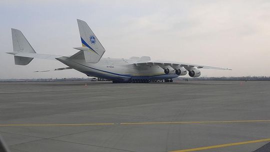 Największy samolot świata AN-225 Mrija znów wylądował w Jasionce