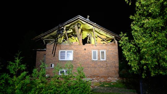Nawałnice na Podkarpaciu. Ponad 1,2 tys. interwencji po burzach; uszkodzonych ok. 200 dachów