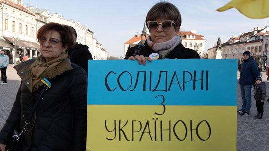 Nigdy więcej wojny. Manifestacja solidarności z Ukrainą na rzeszowskim rynku