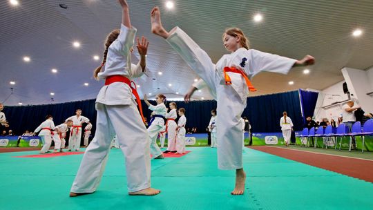 Nowa Wieś rozpoczęła cykl Podkarpackiej Ligi Karate. 170 młodych wojowników na macie