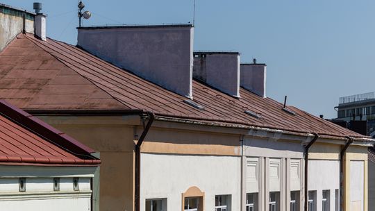Nowy dach dla najstarszej podstawówki w Rzeszowie. Modernizacja zakończy się latem 2024 roku