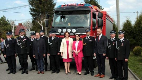 Nowy wóz strażacki trafił do OSP Brzezówka