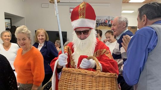 Orszak Mikołaja dotarł do Świlczy. Mieszkańcy mogli poczuć świąteczną atmosferę Orszak Mikołaja dotarł do Świlczy. Mieszkańcy mogli poczuć świąteczną atmosferę