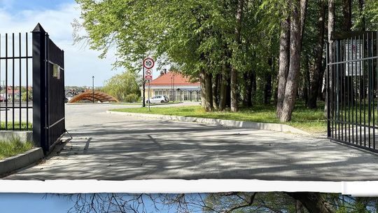 Park Wodzickich w Tyczynie otwiera się na stałe. Spaceruj wokół XIX-wiecznego pałacu