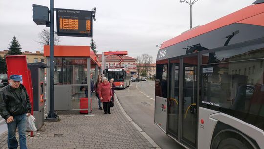 Pasażerowie MKS-ów nie mogą wsiadać i wysiadać w centrum 