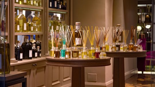 Perfumy lane – czy warto sięgnąć po alternatywę od Flow Perfumes?