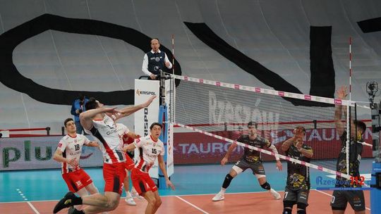 PlusLiga. Asseco Resovia pokonuje na własnej hali Trefl Gdańsk 3:2