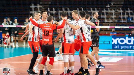 PlusLiga: Asseco Resovia w czterech setach ogrywa MKS Będzin